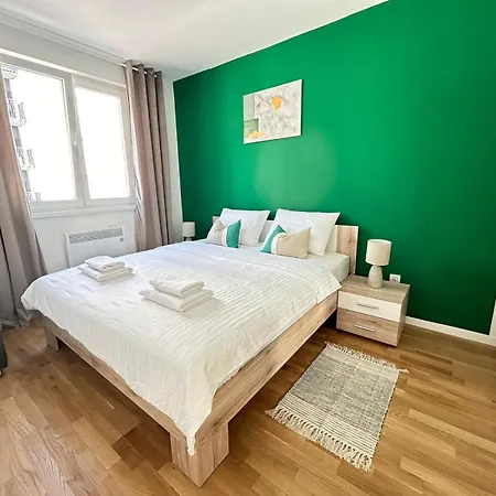 Midori Apartman *